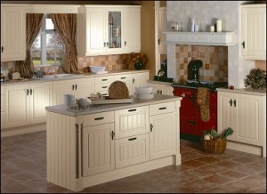 Avondale Ivory Traditional Kitchen. Award Bedrooms and Kitchens, Walkinstown, Dublin Suppliers of fitted kithens, kitchen cabinets, kitchen designs, kitchen prices.