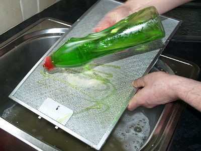 Apply more washing up liquid to the bicarbonate of soda